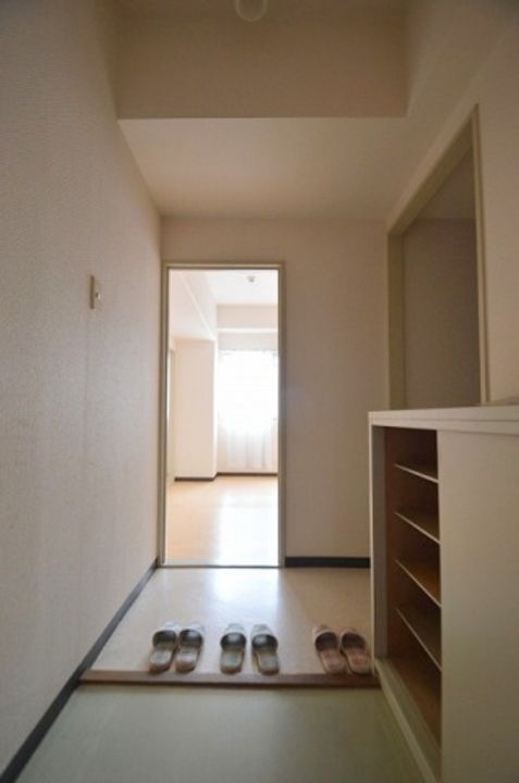 ハイツ岡本の玄関