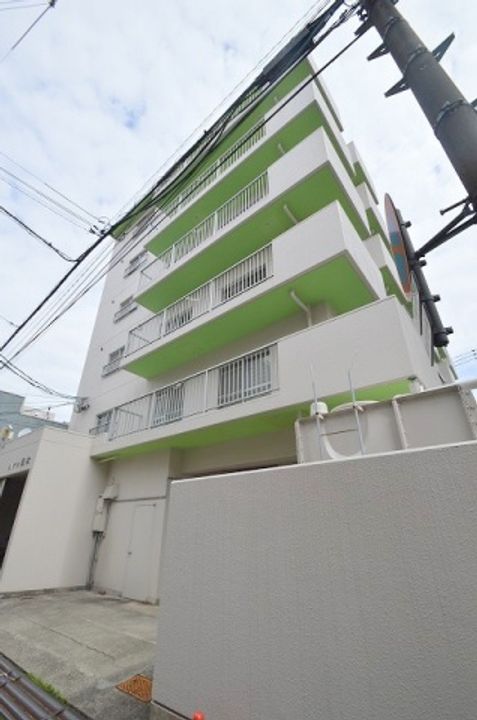 ハイツ岡本の外観