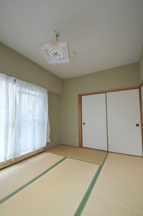 ハイツ岡本の居間