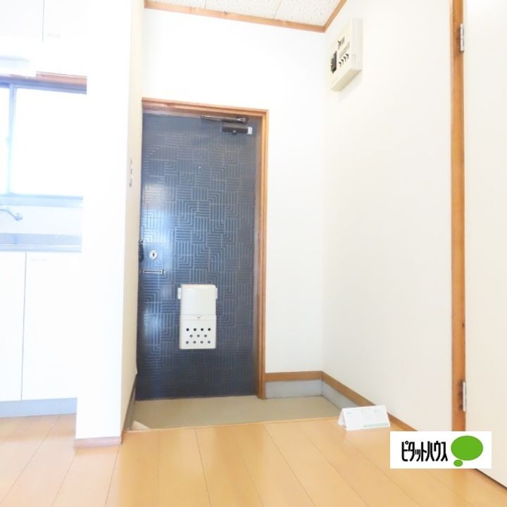ハイツ上田の玄関