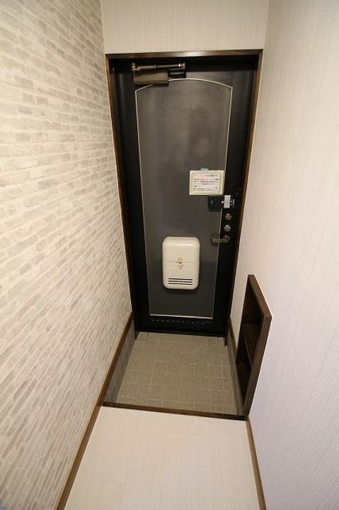 スカイヒルズ緑が丘の玄関