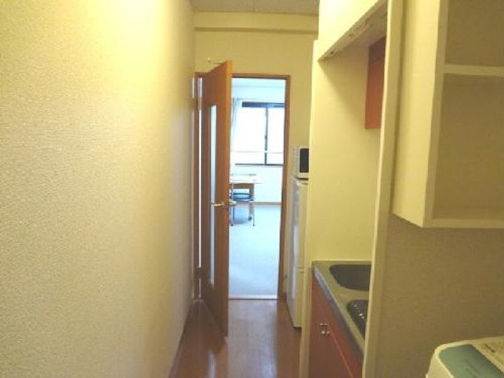 レオパレスシェソア 今伊勢の玄関