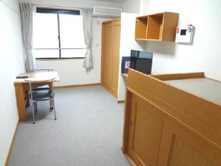 レオパレスシェソア 今伊勢の居間