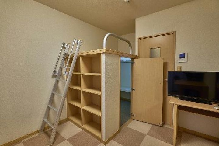 レオパレスレスト 清水の居間