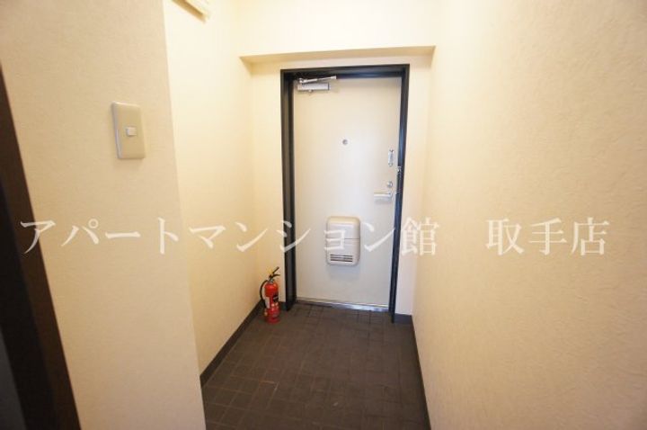 リバーサイドヒルズの玄関