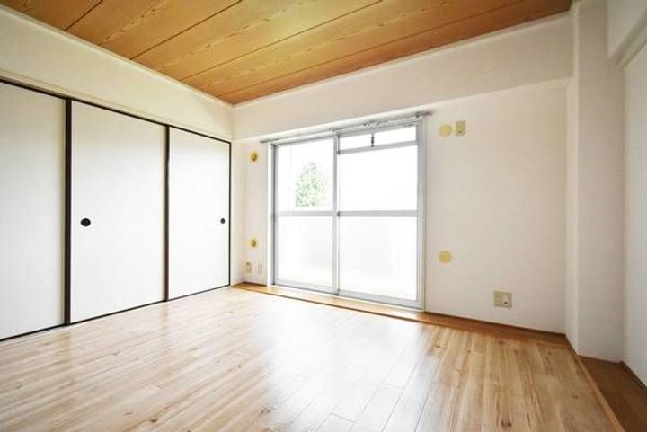 埼玉県深谷市田谷(マンション)の賃貸物件の居間