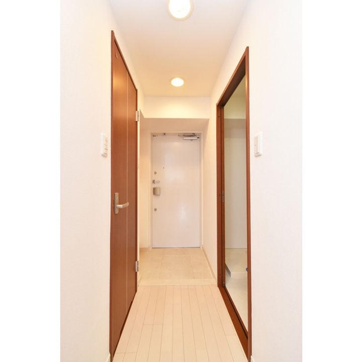 BRAVI南堀江の玄関