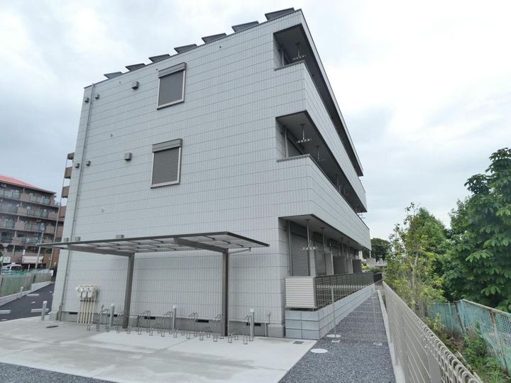 エスポワール芝山の外観