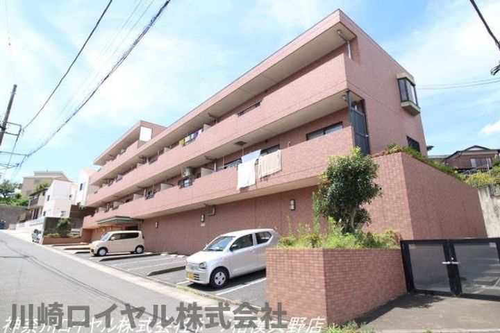 ネスト伊勢原の外観