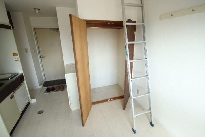 パラドール三筋の内装