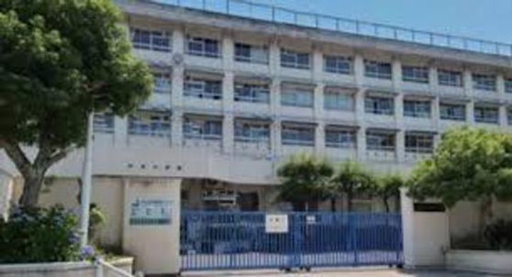 パラドール三筋の周辺