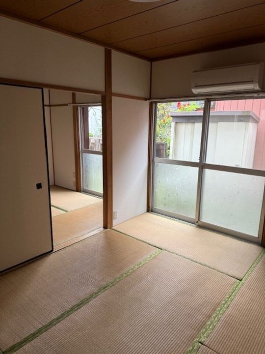 秋本コーポの居間