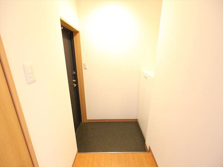 大須APARTMENTの玄関