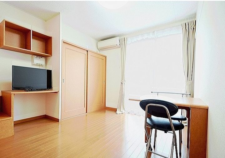 神奈川県横浜市港北区高田西3(アパート)の賃貸物件の居間