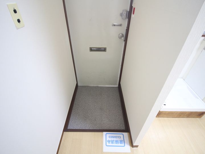 桜道コーポの玄関