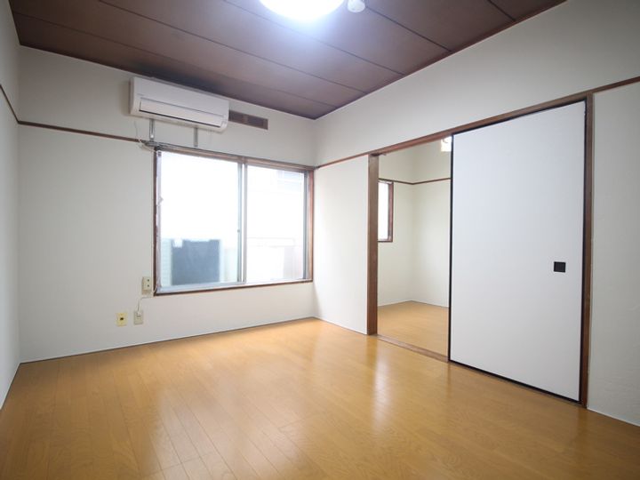 桜道コーポの居間