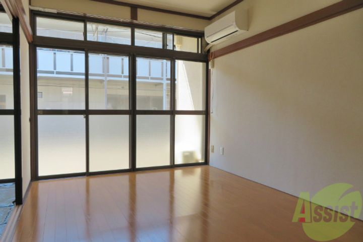 108アパートの居間