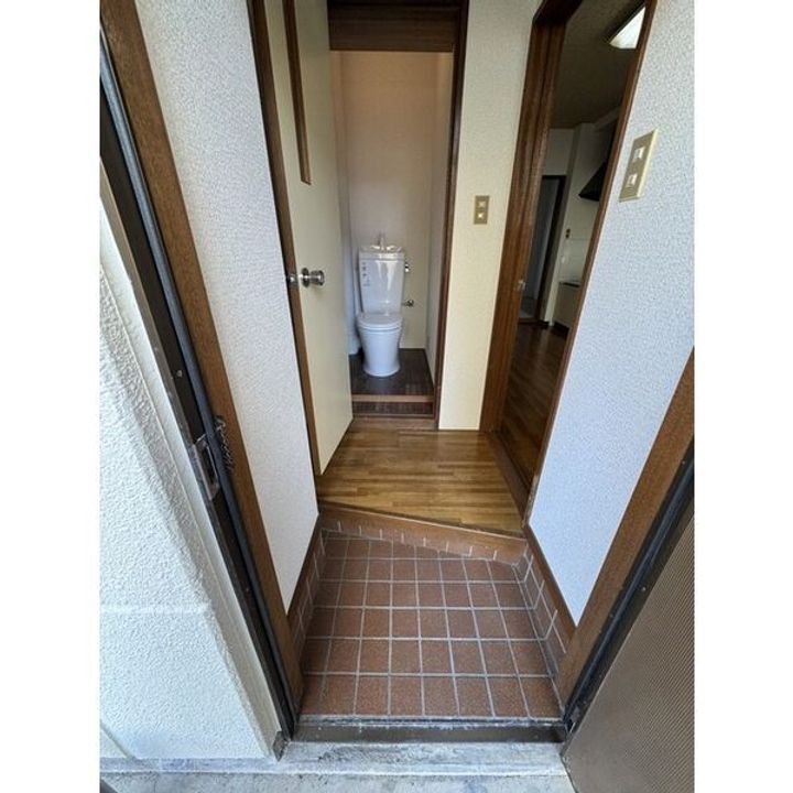 マンション白樺の玄関