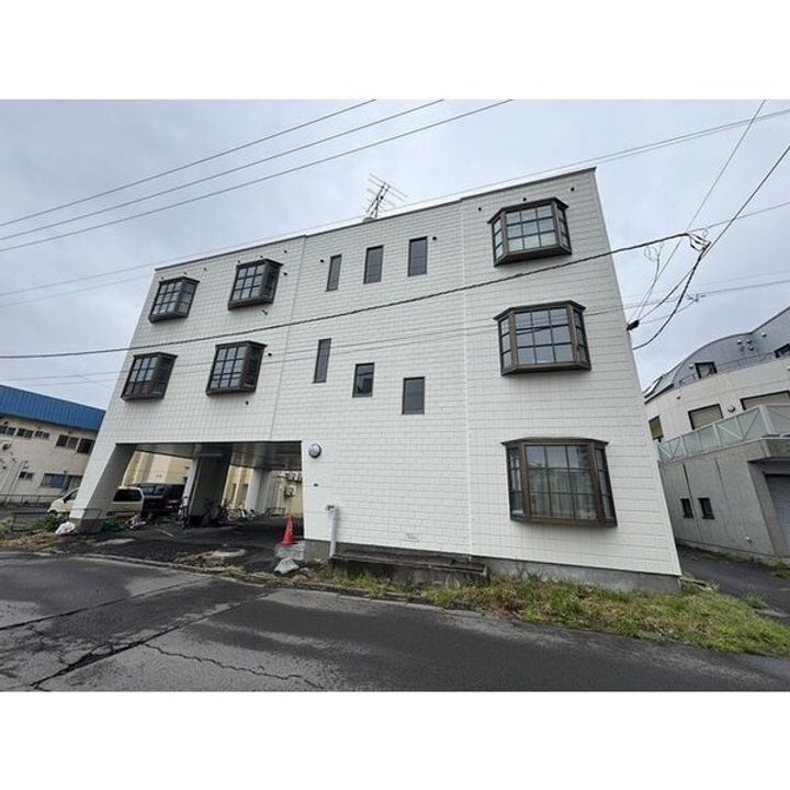 マンション白樺の外観