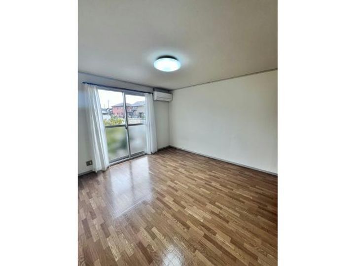 プレジール Bの居間