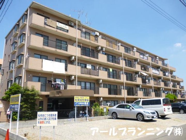 イーストコートSKの外観