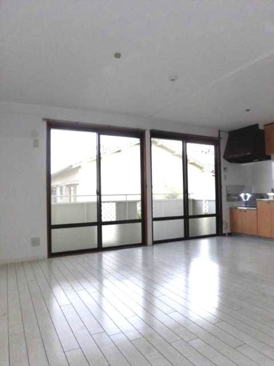 和歌山県和歌山市野崎(アパート)の賃貸物件の居間