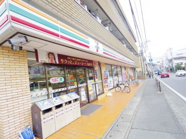 シュアラT・K・Iの周辺