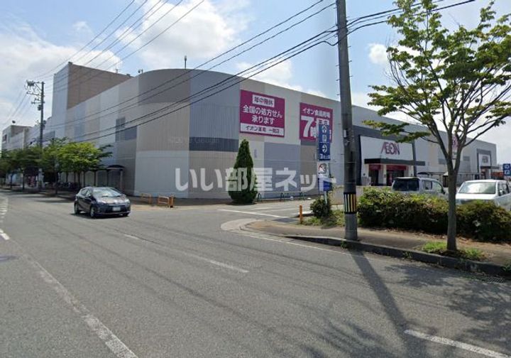 グランドルミエールの周辺