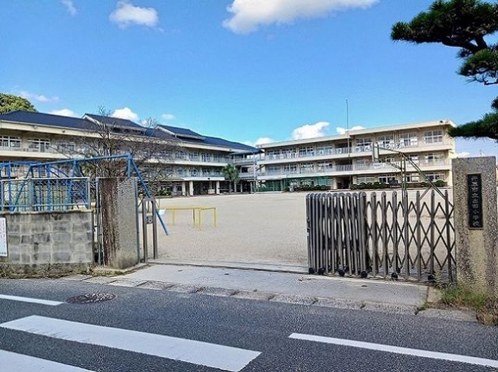 グラースBの周辺