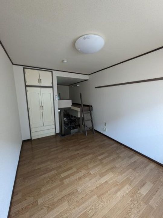 パインハイムの居間