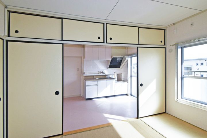 UR相生山の居間