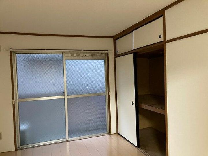 グリーンハイム多摩の居間