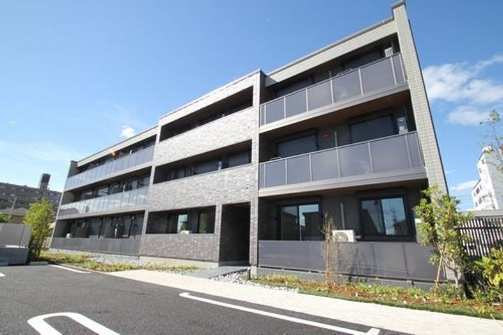 【シャーメゾン】グランパレスKの外観