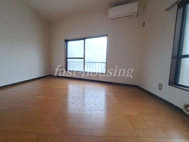 クリアハウス西荻の居間