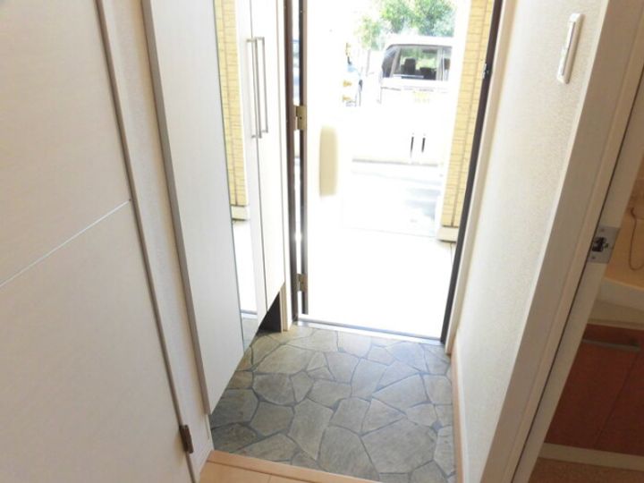 広島県呉市広古新開7(アパート)の賃貸物件の玄関