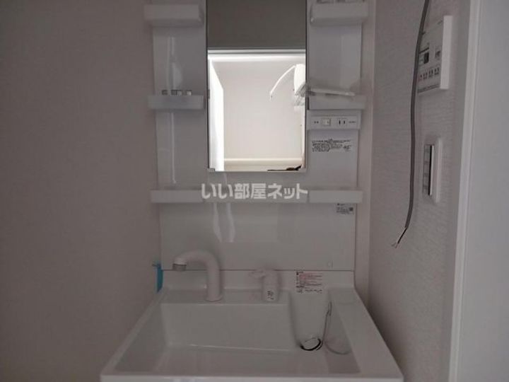 RESI NAGAI(レジながい)I、IIの内装