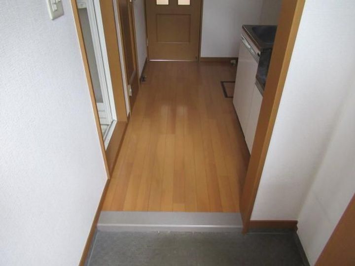 メゾン元町の玄関