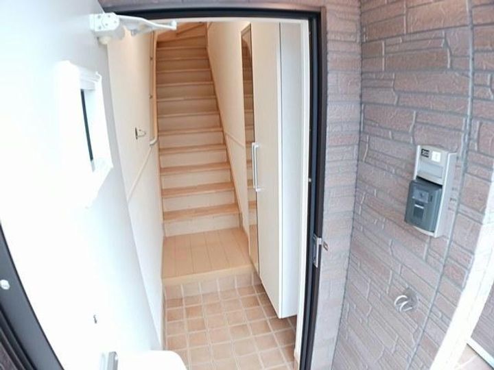 鹿児島県霧島市国分山下町(アパート)の賃貸物件の玄関