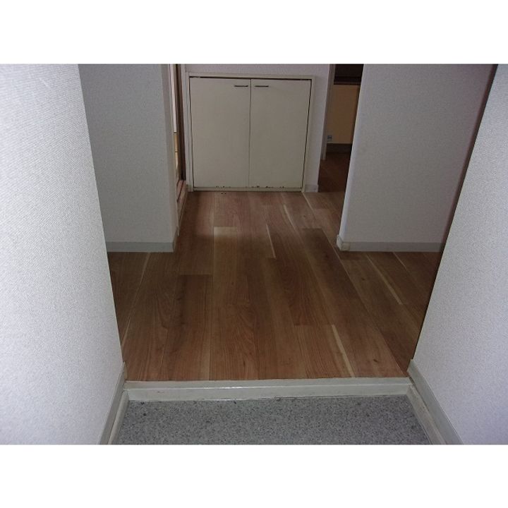 狩野ハイツの玄関