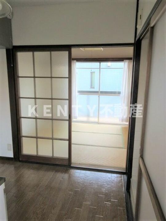 北川ハイツの居間