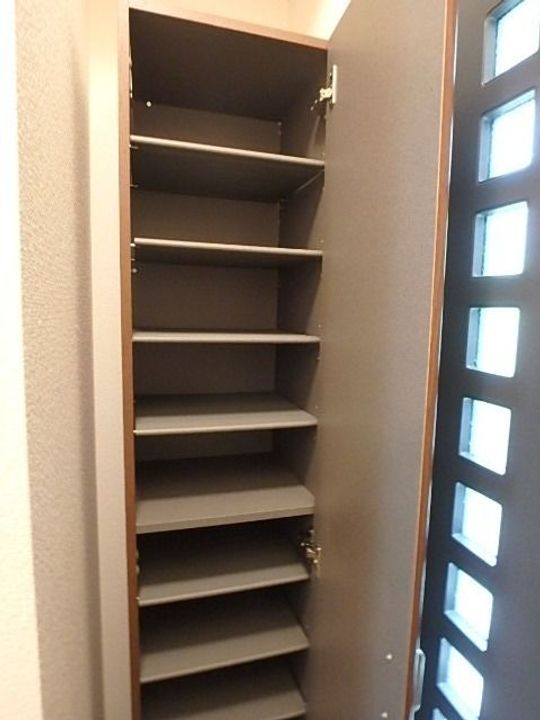 メゾン かえでの玄関