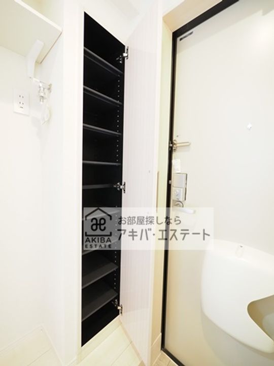 Casa F 西亀有の玄関