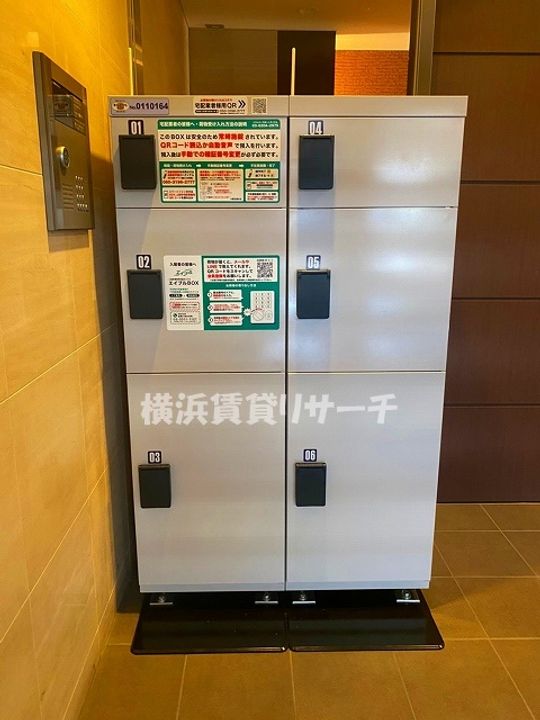 エストゥルースプラス東神奈川の地図