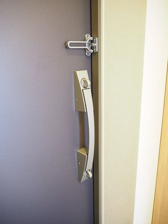 ルーブル大島弐番館の玄関