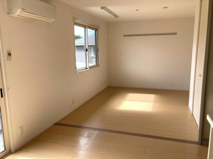 UWATTE HILLS Eの居間