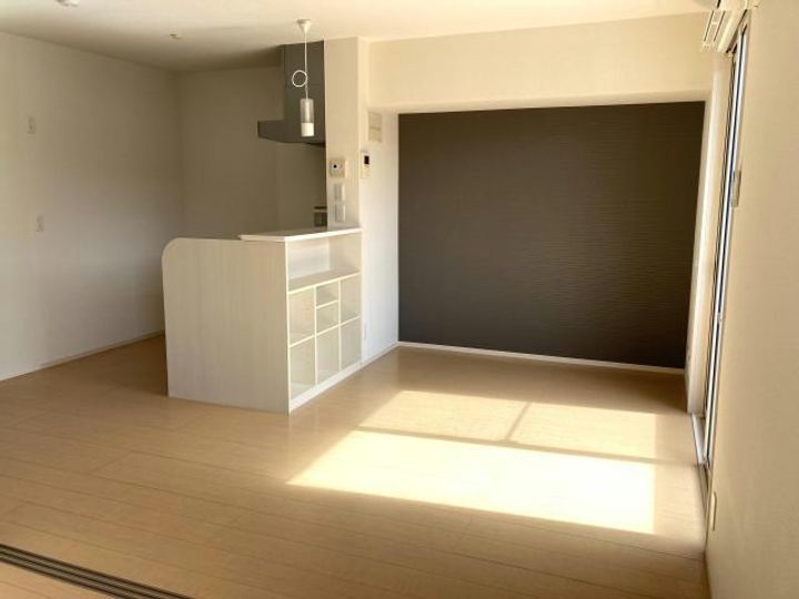 UWATTE HILLS Eの居間