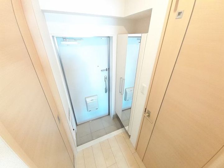 ヴィラ風の門の玄関