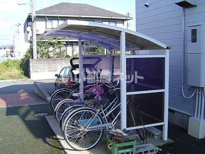 アーバンエステートの地図