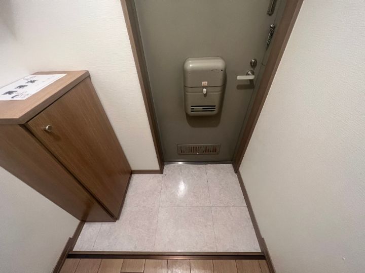 エスポワール上並榎の玄関