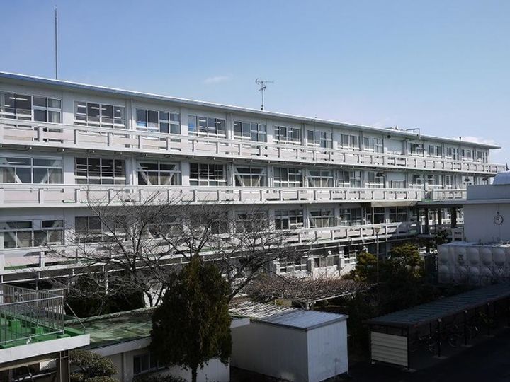 スカイハイツの周辺